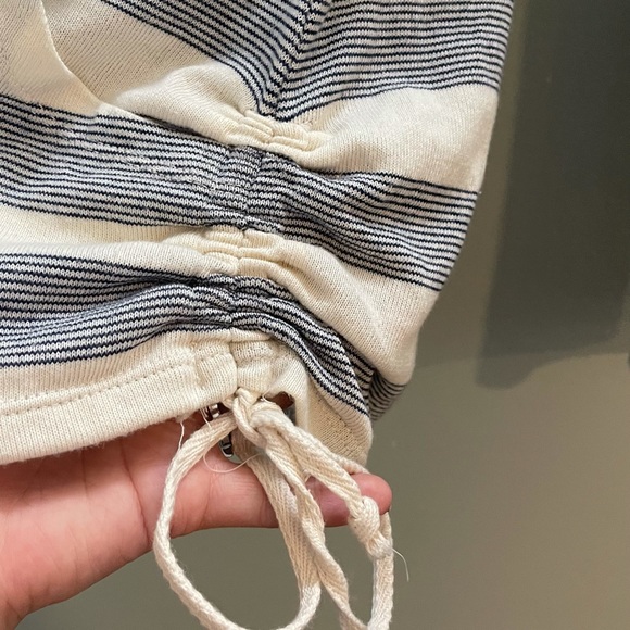 Cute Roxy pull over - Picture 3 of 16